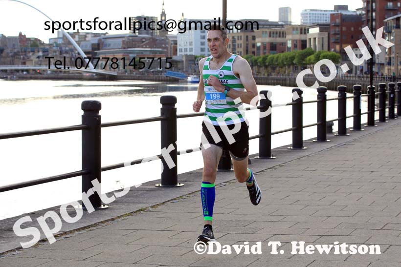 The 2022 Bridges of the Tyne 5 Mile (organised Tyne Bridge Harriers), Quayside, Newcastle, Tuesday, July 5th. Photo: David T. Hewitson/Sports for All Pics
